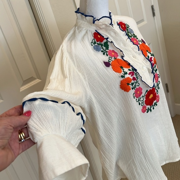 NWOT stunning Antik Batik summer blouse, hand embroidered. - Picture 6 of 11